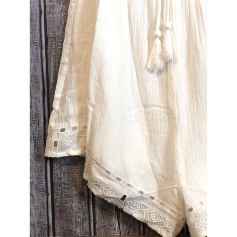 Lush Halter Popover Eyelet Romper | Ivory - Picture 6 of 6